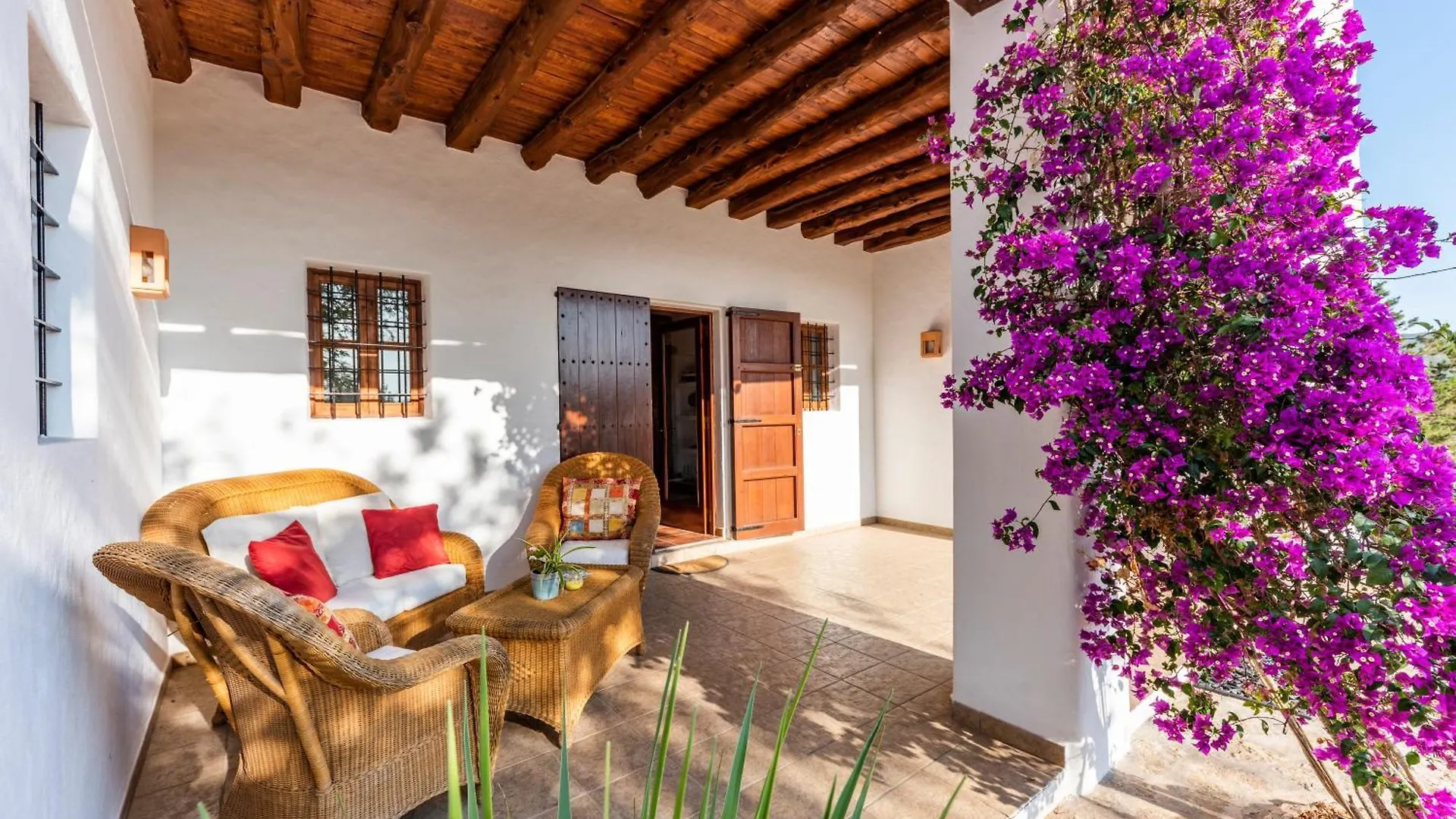 Villa Con Piscina-Zona Muy Tranquila - Privacidad - Sin Turismo Masivo Sant Carles de Peralta
