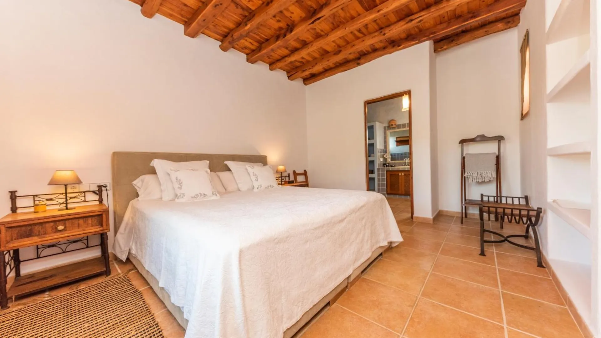 Villa Con Piscina-Zona Muy Tranquila - Privacidad - Sin Turismo Masivo Sant Carles de Peralta
