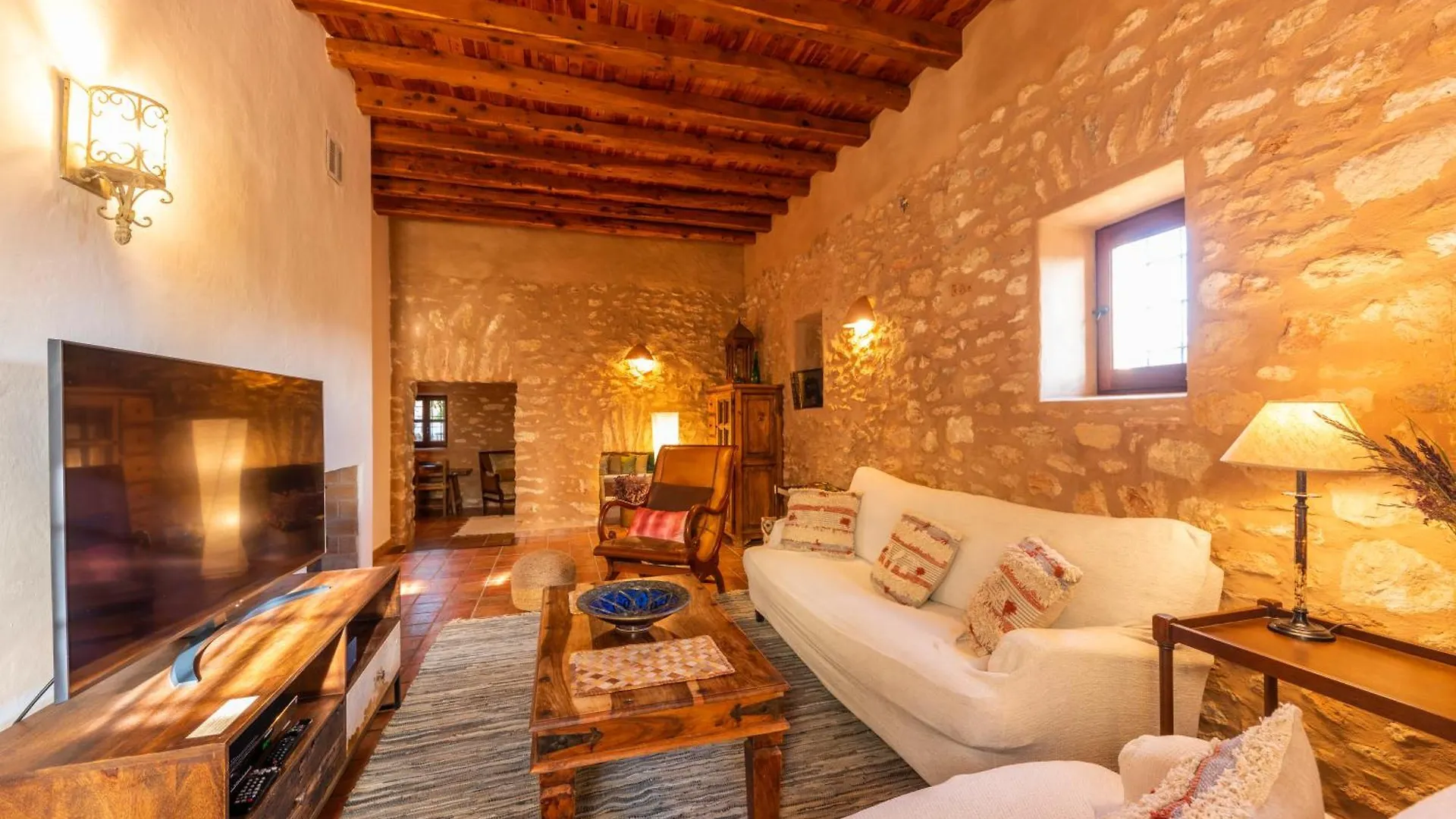 Villa Con Piscina-Zona Muy Tranquila - Privacidad - Sin Turismo Masivo Sant Carles de Peralta