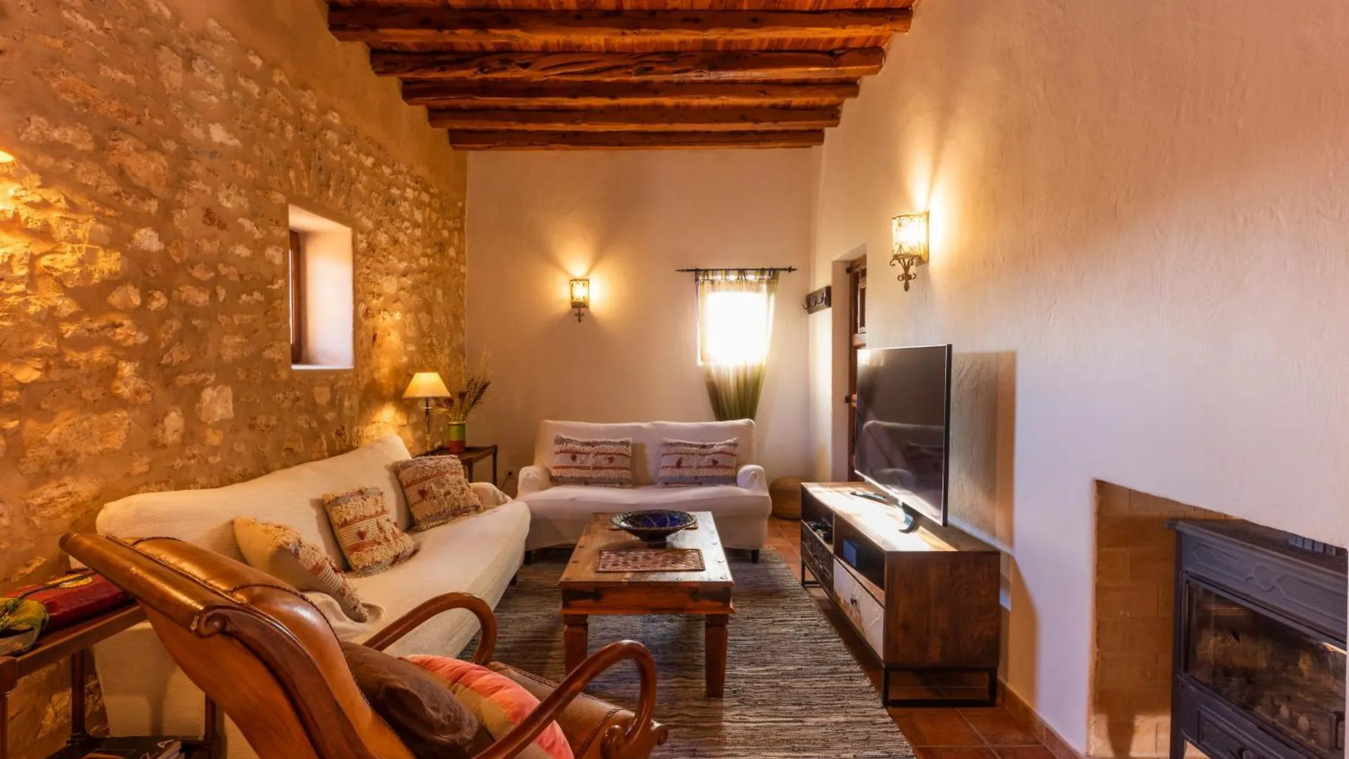 Villa Con Piscina-Zona Muy Tranquila - Privacidad - Sin Turismo Masivo Sant Carles de Peralta Spain