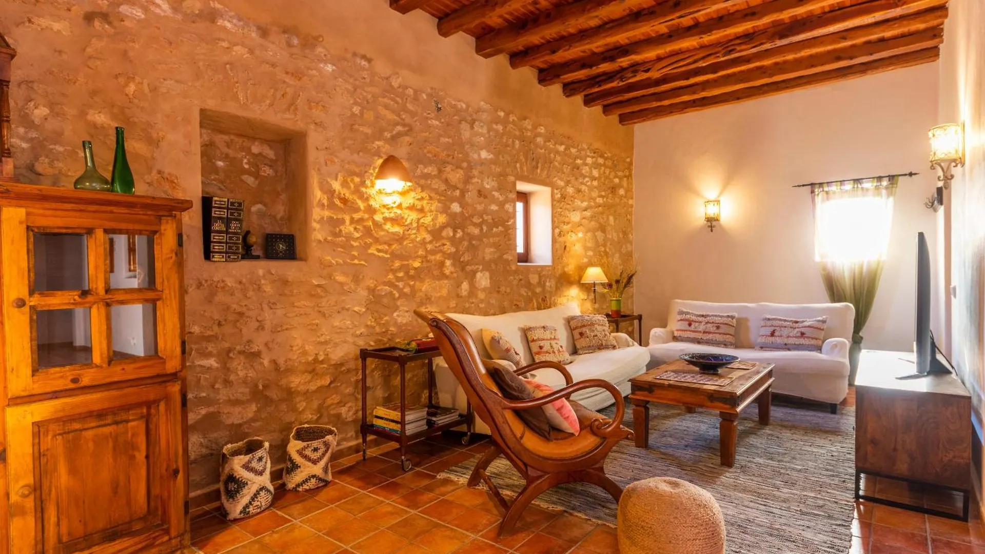 Villa Con Piscina-Zona Muy Tranquila - Privacidad - Sin Turismo Masivo Sant Carles de Peralta