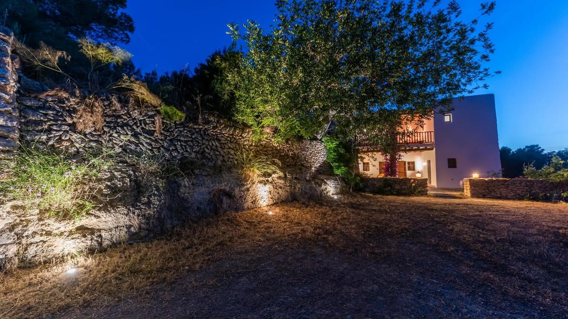 Villa Con Piscina-Zona Muy Tranquila - Privacidad - Sin Turismo Masivo Sant Carles de Peralta