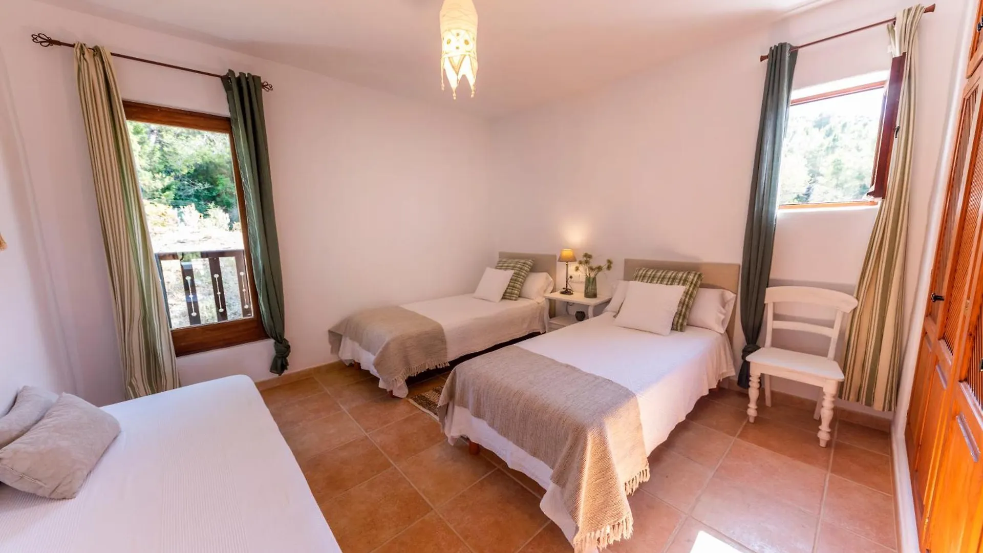 Villa Con Piscina-Zona Muy Tranquila - Privacidad - Sin Turismo Masivo Sant Carles de Peralta