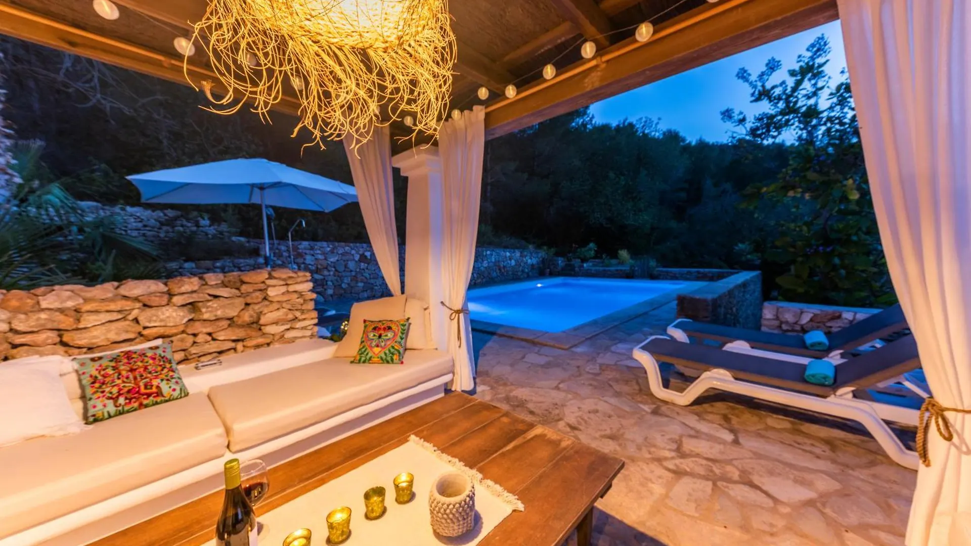 Villa Con Piscina-Zona Muy Tranquila - Privacidad - Sin Turismo Masivo Sant Carles de Peralta