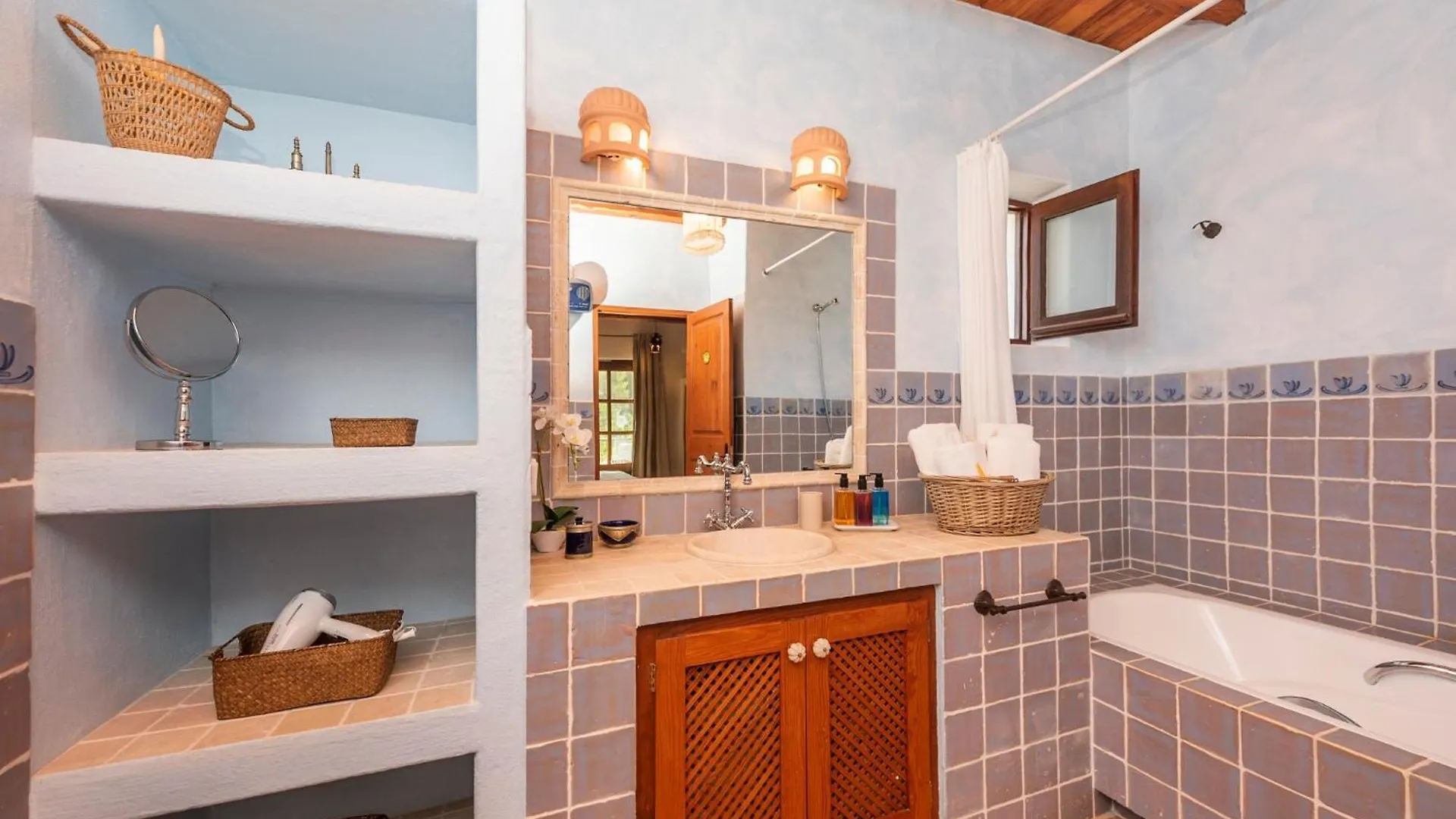 Villa Con Piscina-Zona Muy Tranquila - Privacidad - Sin Turismo Masivo Sant Carles de Peralta 0*,